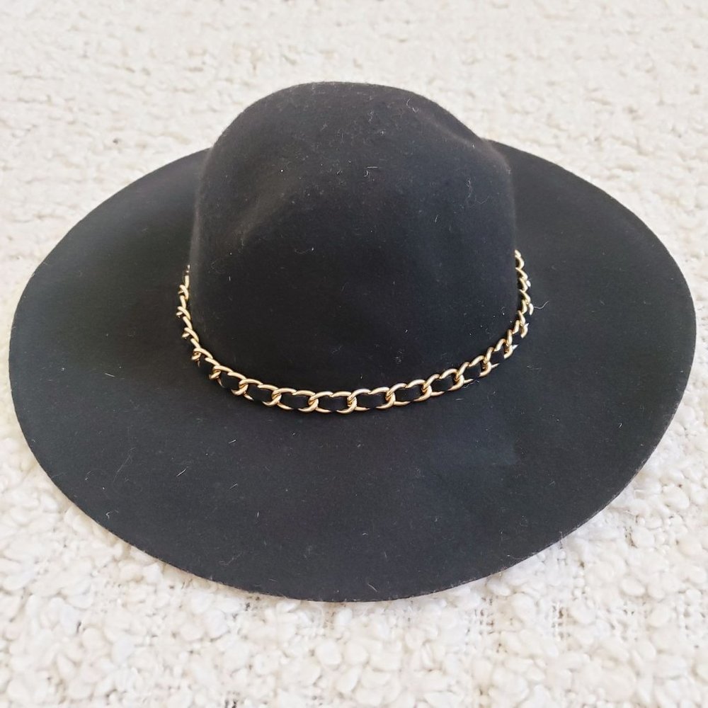 Wide Brim Felt Hat with Chain